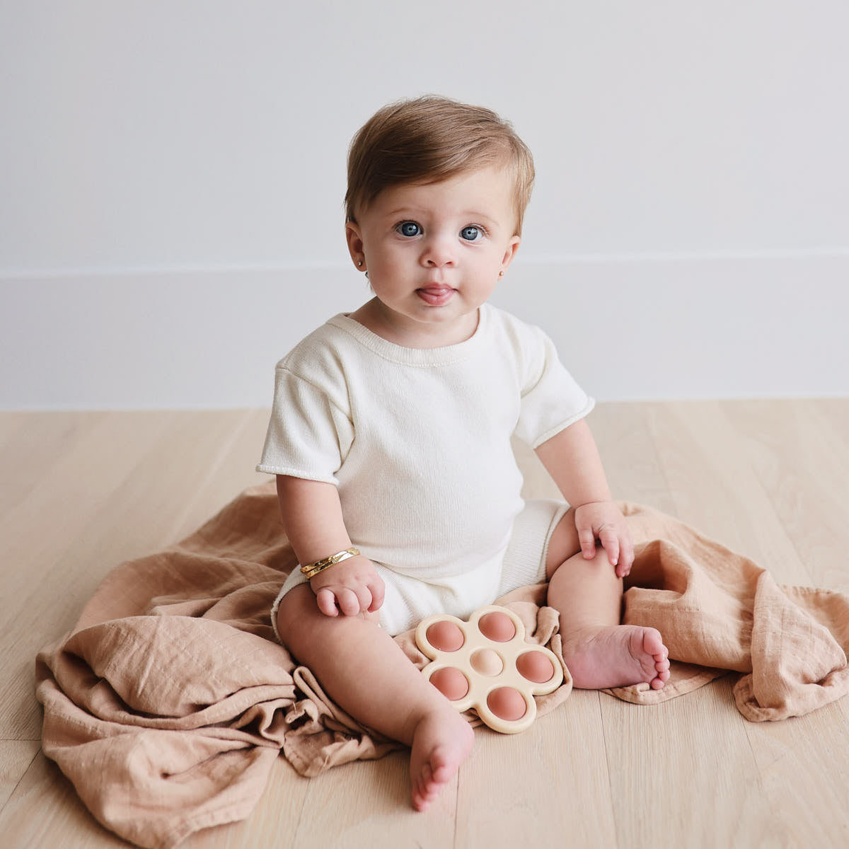 Kwiatek Press Toy - Mushie Rose/Blush/Shifting Sand