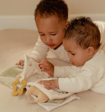 Duża książeczka aktywizująca Newborn Natural - Little Dutch