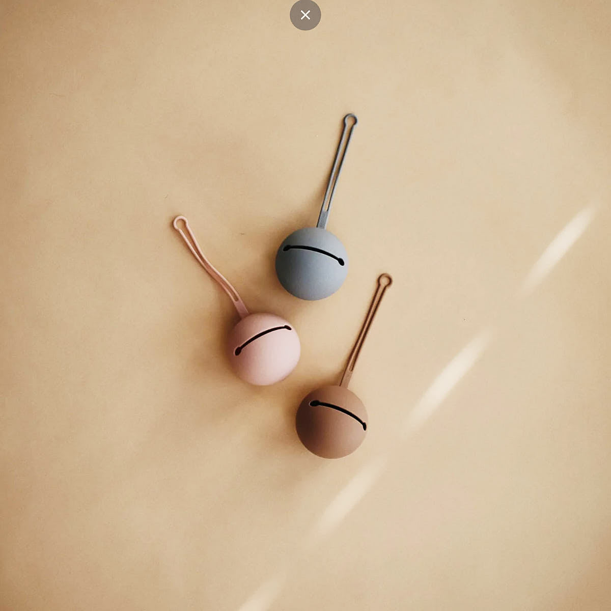 Mushie - Etui na smoczek Kula Ball Natural