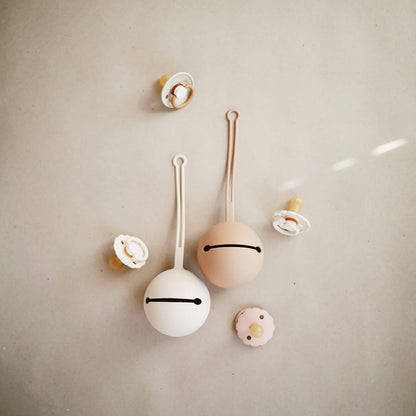 Mushie - Etui na smoczek Kula Ball Shifting Sand