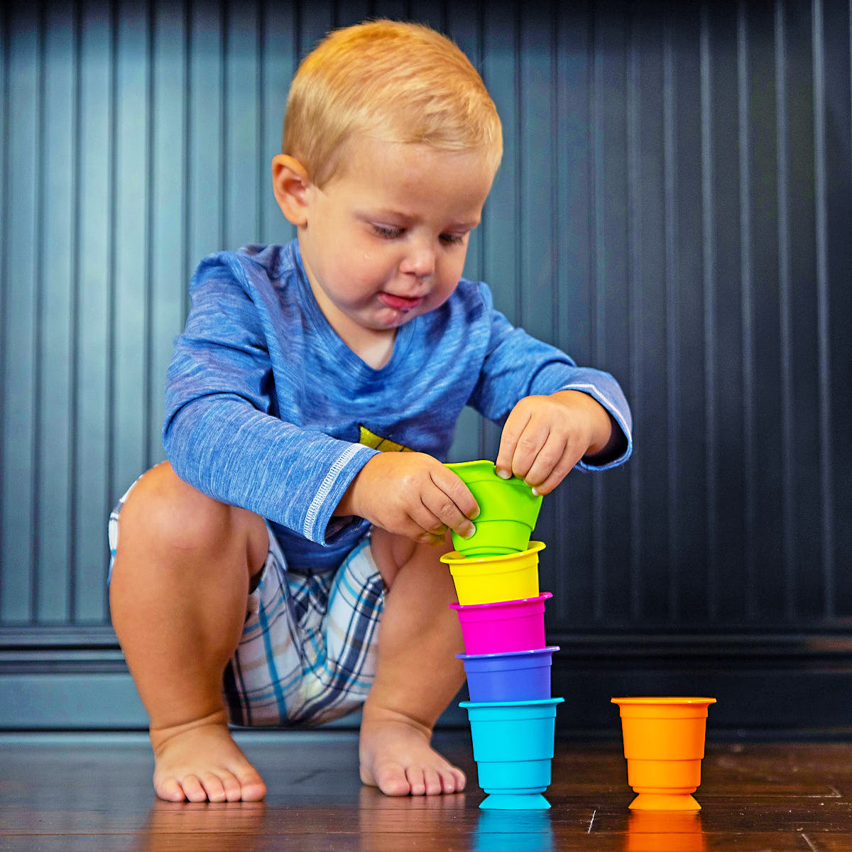 Kubeczki Przyssawki - Fat Brain Toys