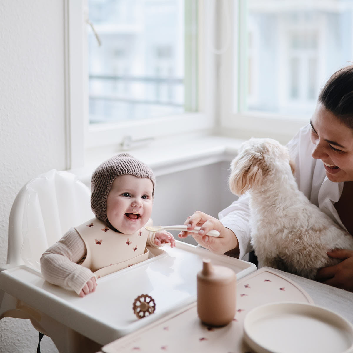 Śliniak silikonowy - Mushie Butterflies