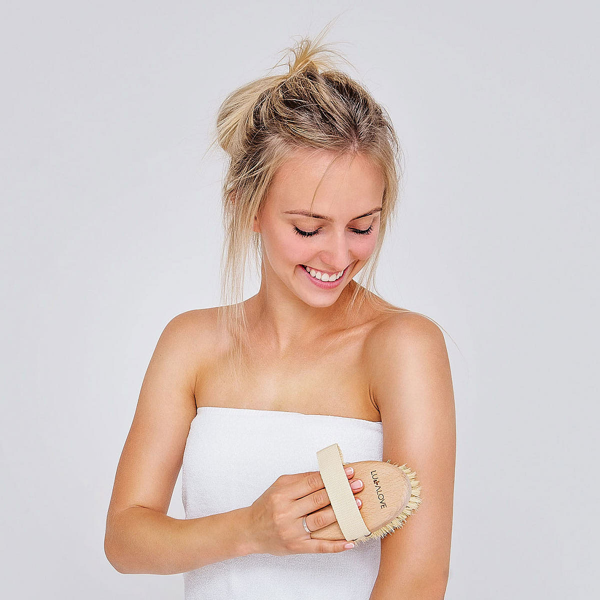 Okrągła szczotka tampico do masażu na sucho - Lullalove
